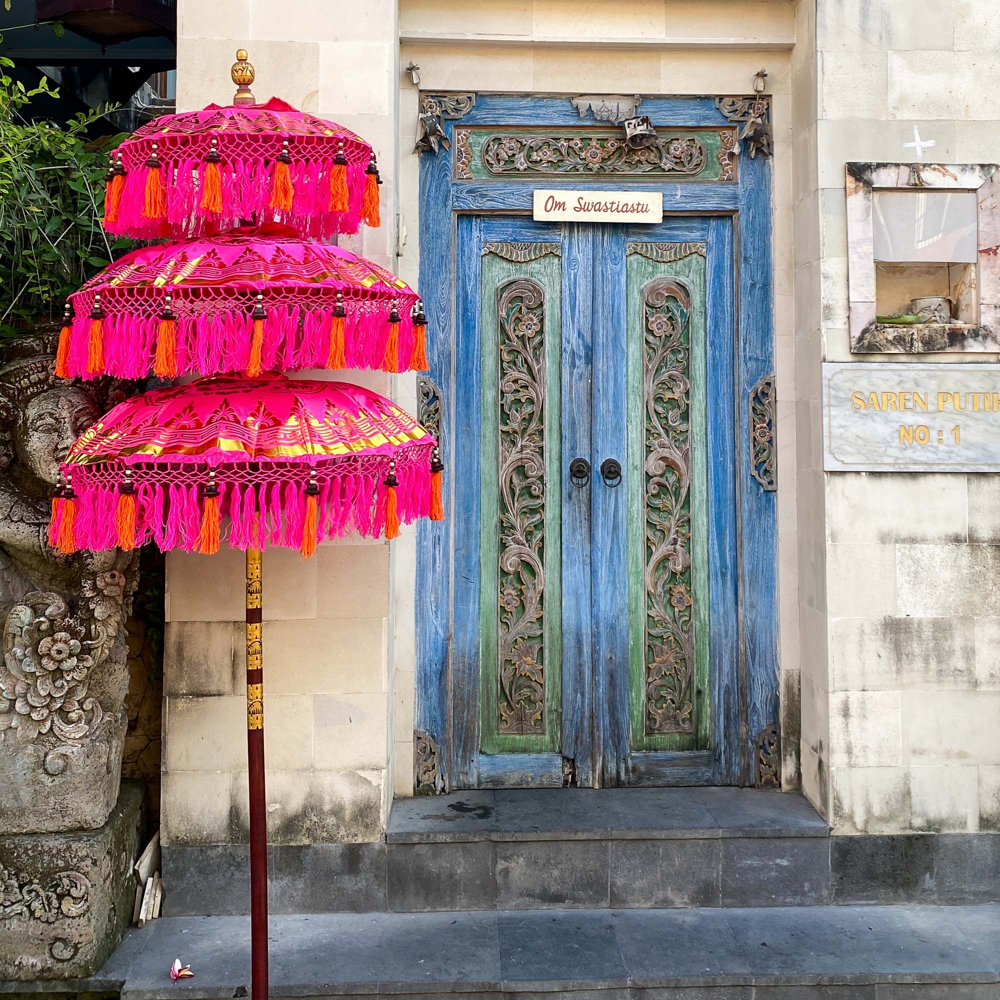 balinese patio umbrella Darling Parasol| Handcrafted with Traditional Techniques ensuring every piece is unique with its own small Handmade Balinese Wedding Parasol
