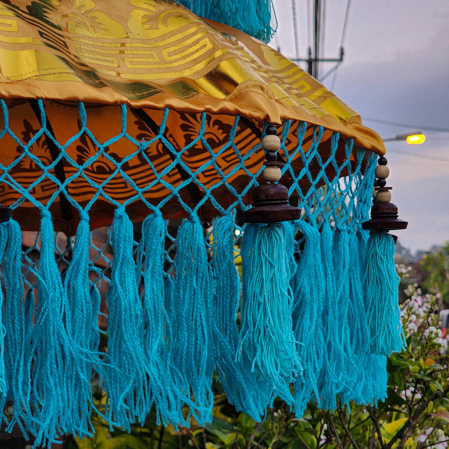 Triple Bali parasol in Gold Tosca Rumba