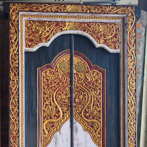 Handcarved door Bali for decoration