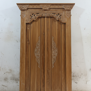 Wooden door decoration 