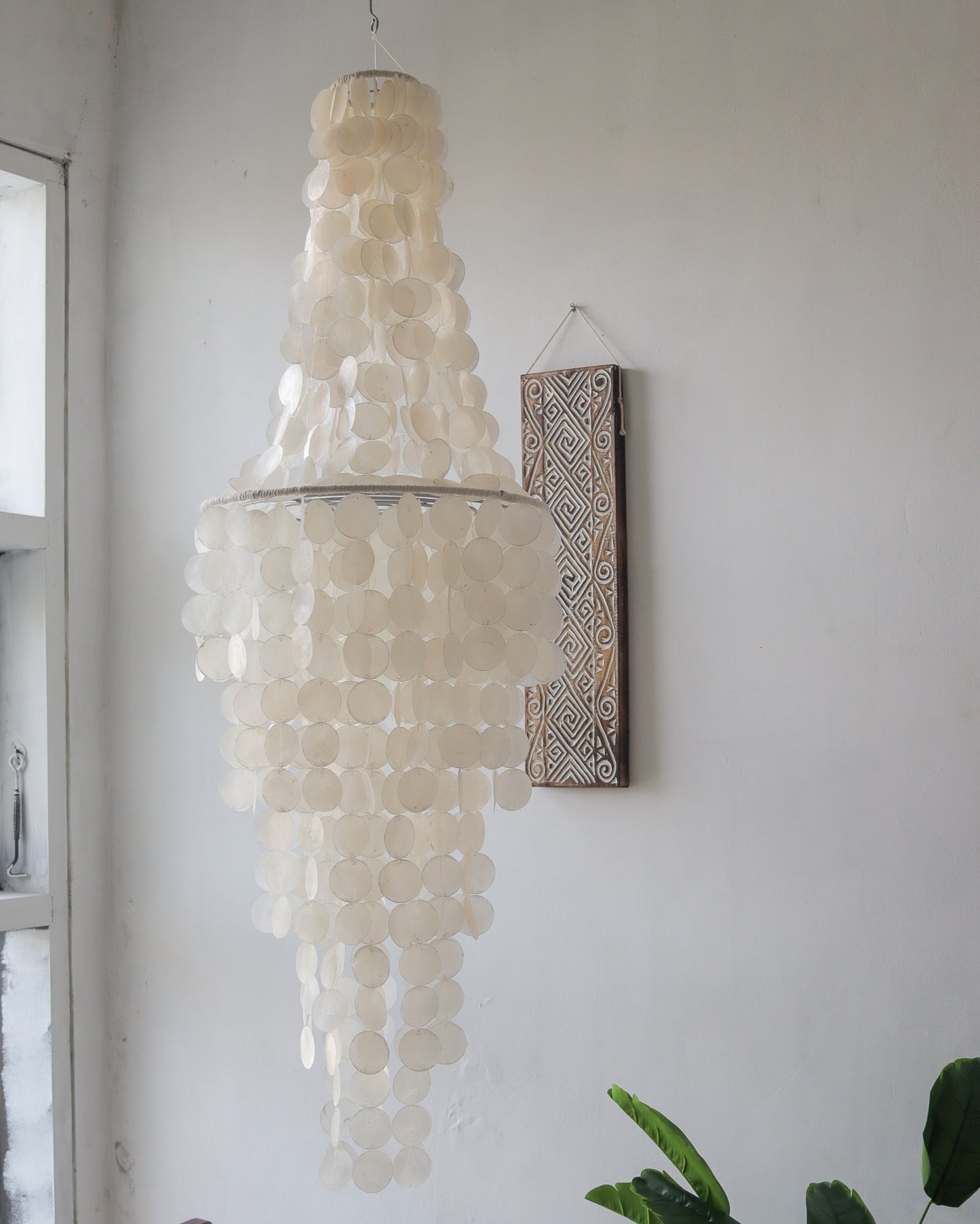 Capiz Shell Chandelier Teardrop Panjang Design