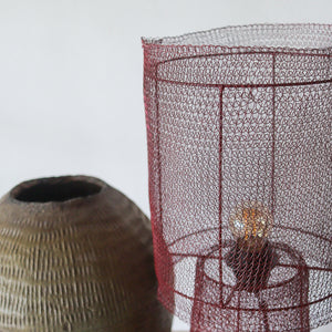 Reds Maroon Wire Mesh Table Lamp Molas Design