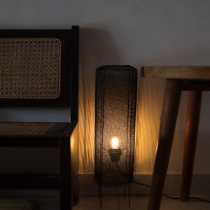 Wire Mesh Table Lamp Truba in Black
