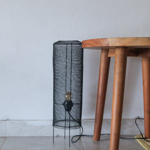 Wire Mesh Table Lamp Truba in Black