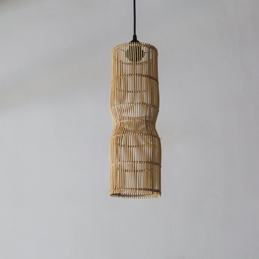 Woven rattan pendant light 