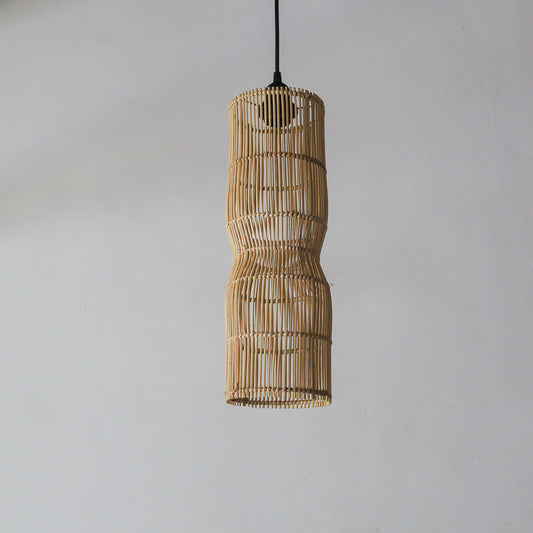 Woven rattan pendant light 