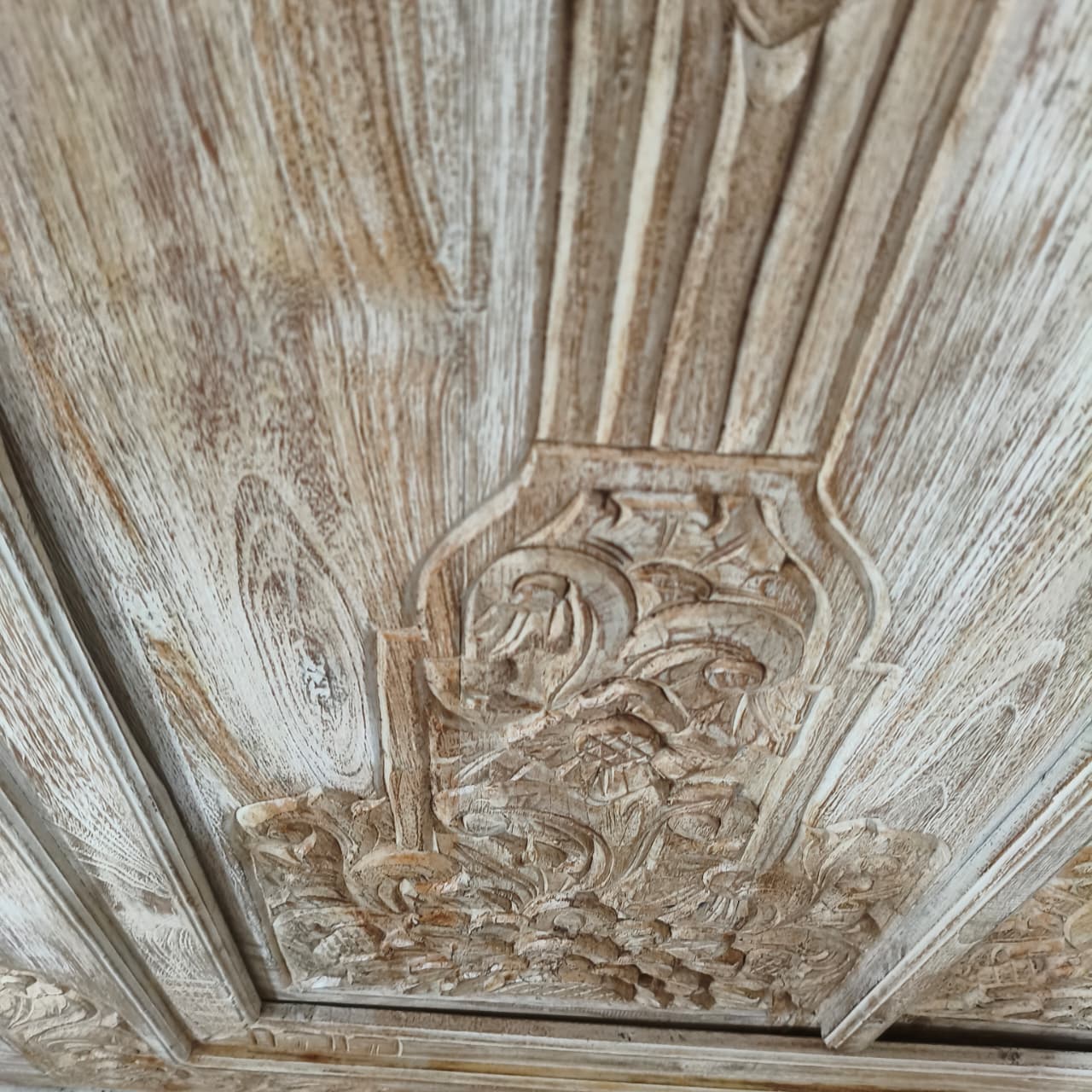 Hand carved Door Bali