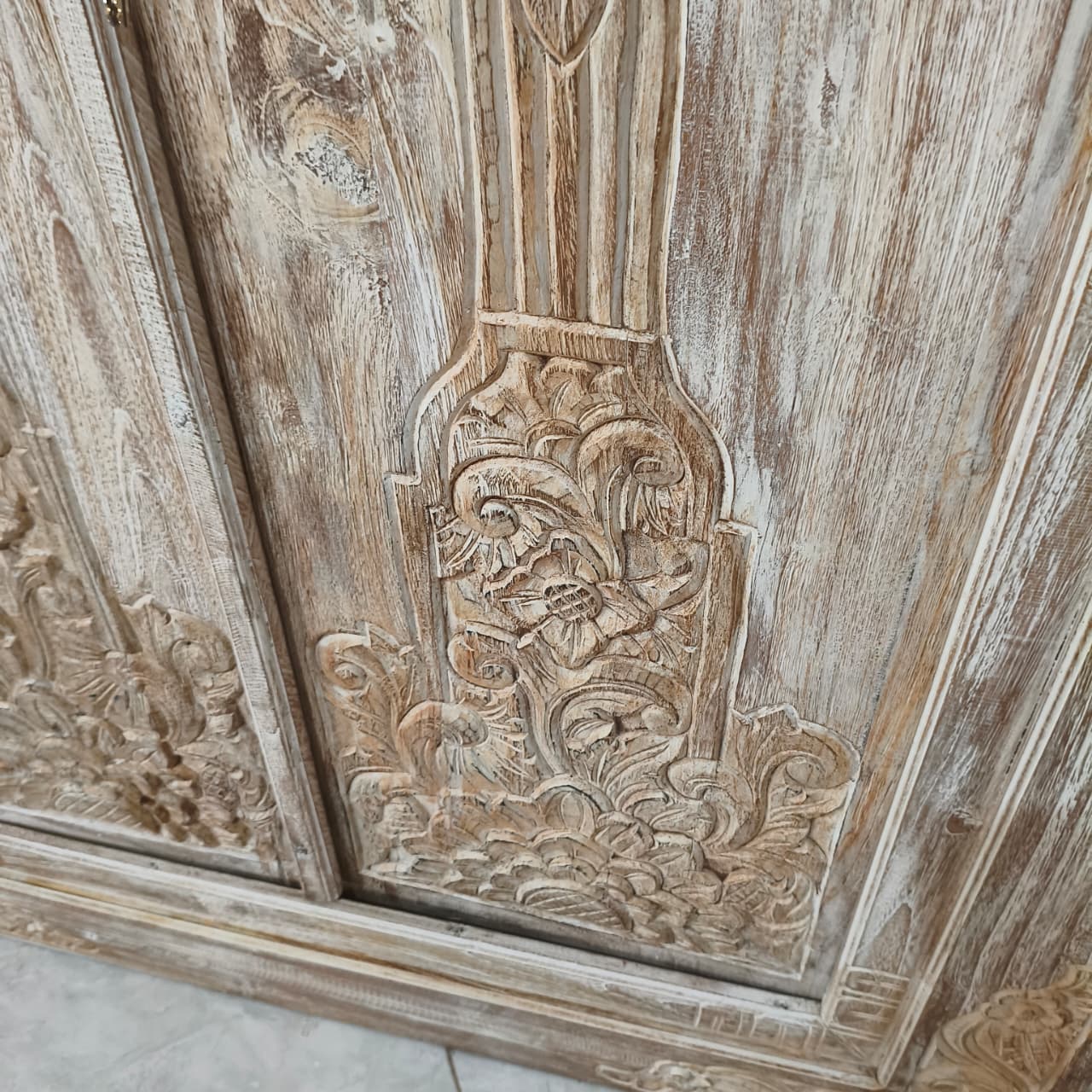 Hand carved Door Bali