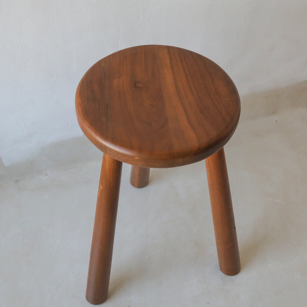 Three Legs Wooden Stool | Handcrafted in Bali – roomidecoration