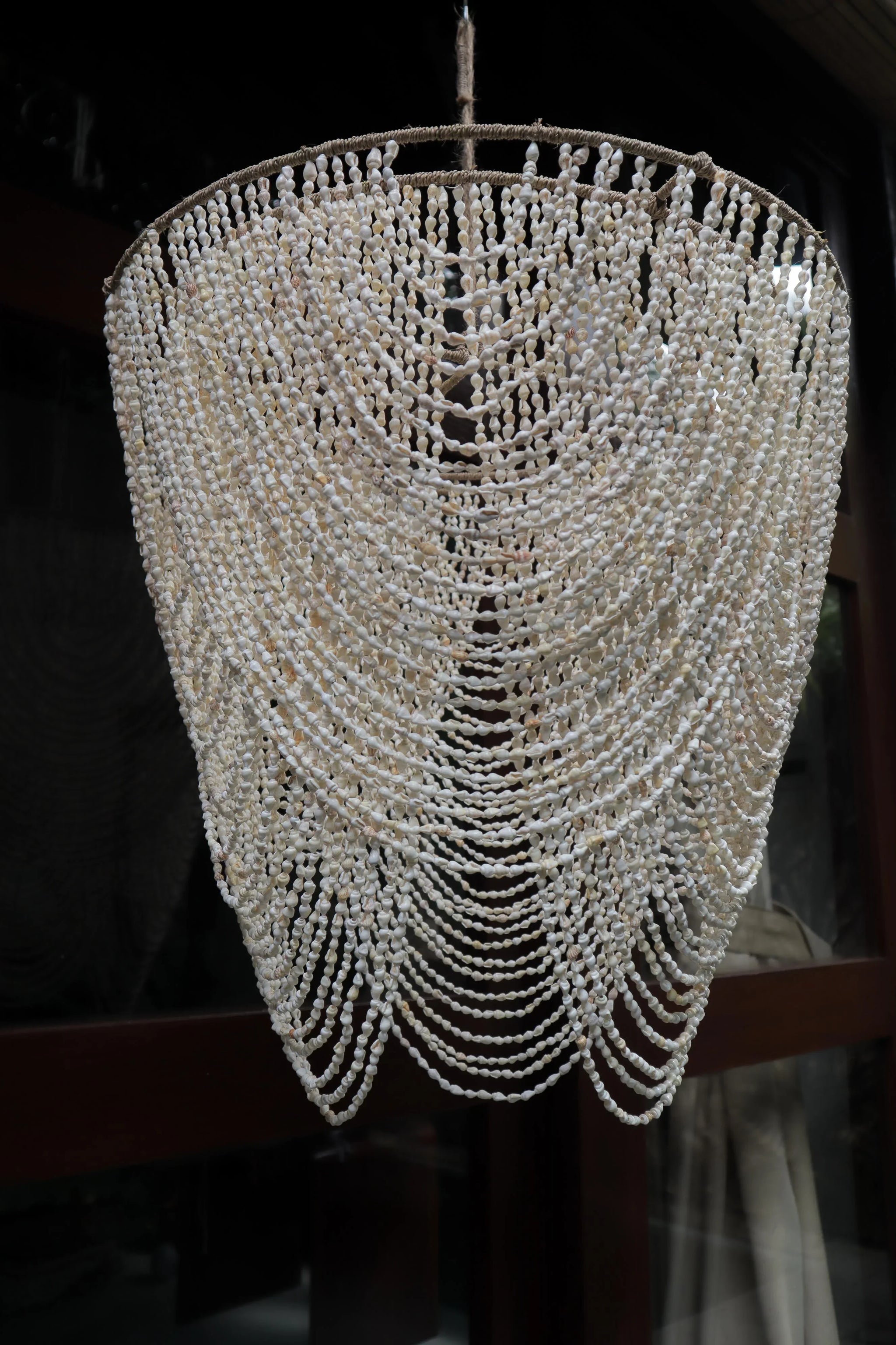 Beaded Seashell Pendant Light Modern Design – roomidecoration